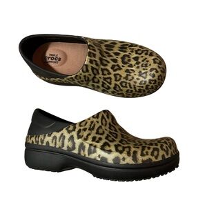 Crocs Triple Comfort Leopard Print Neria Pro Clogs Size 5